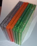 sedm barevných obalů na kompaktní disky šíře 10mm