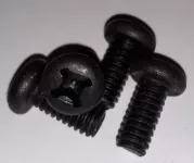 sada čtyř černých šroubků M5x15/11mm na křížák