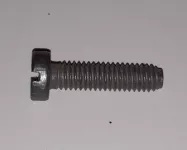 Šroub s drážkou M4x16mm